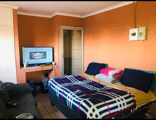 10 BEDROOM HOUSE FOR SALE IN RUSTENBURG CENTRAL